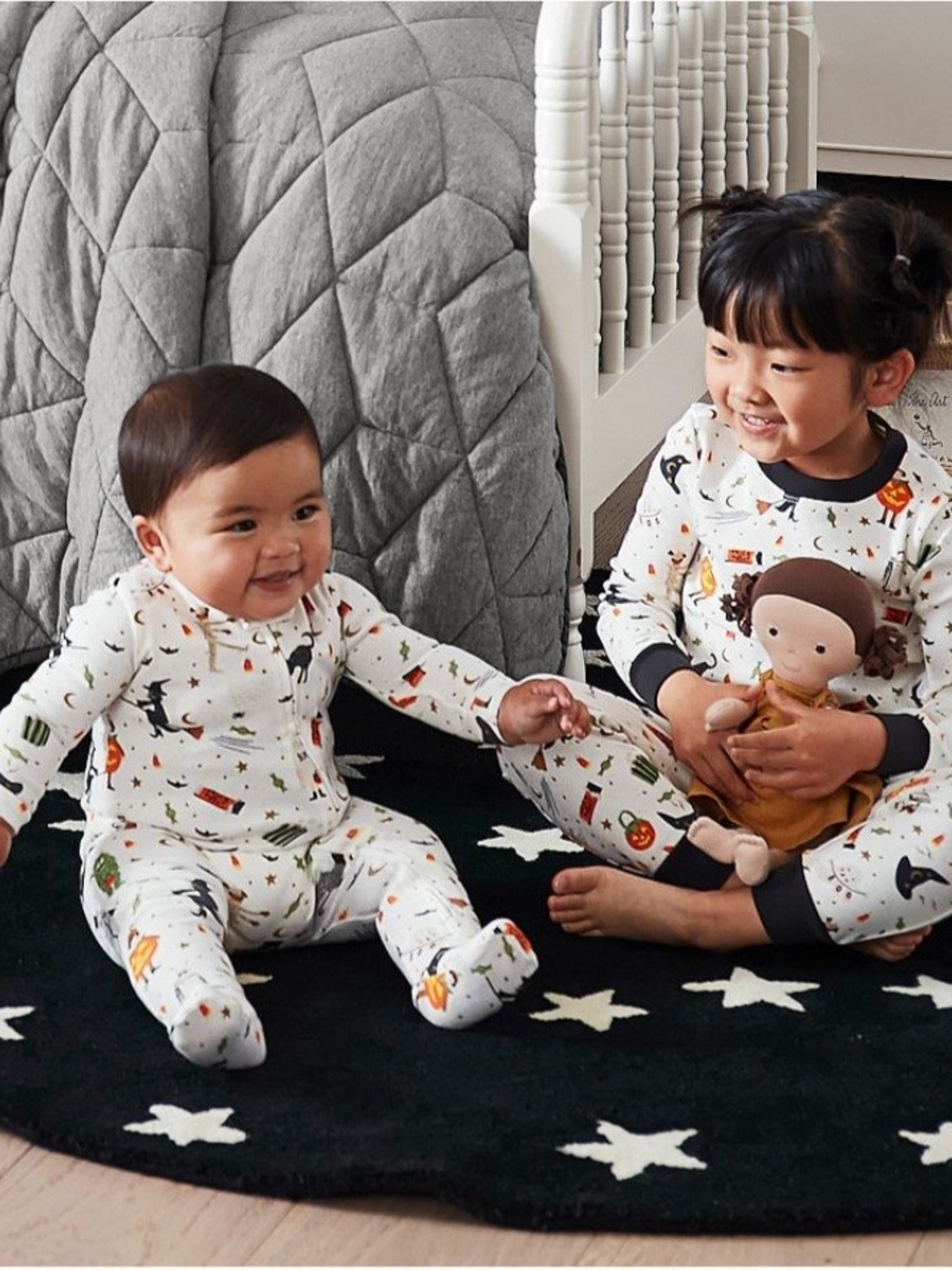 Pottery Barn Kids White Halloween Print One-Piece Pajamas. Organic Cotton. 9-12m